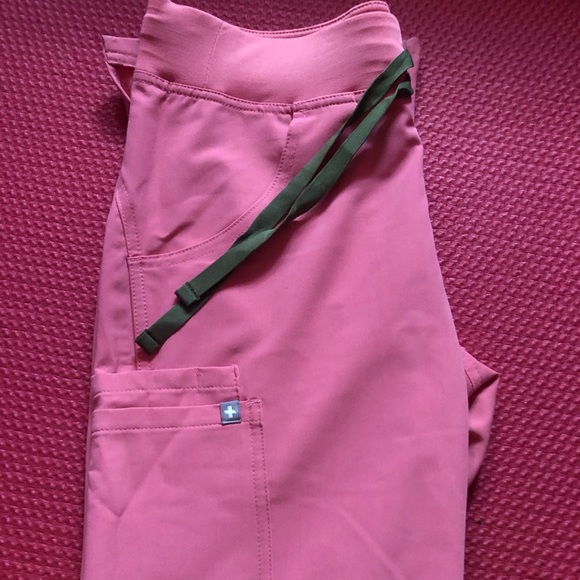 Figs - Picture 1 of 1